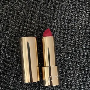 Evalina clean lipstick collaborated with Jillian Harris